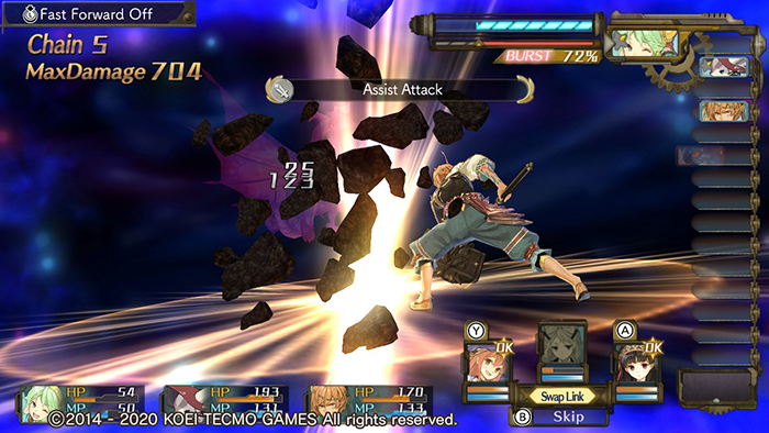Character attacking enemy in Atelier Shallie Alchemists of the Dusk Sea DX