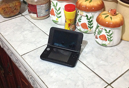 Front view of Nintendo 3DS XL